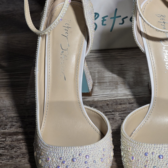 Betsey Johnson Ramsy Pearl Heels - Picture 5 of 16